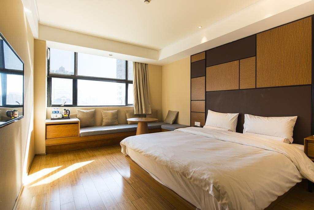 Ji Hongqiao Jinhui Road Hotel